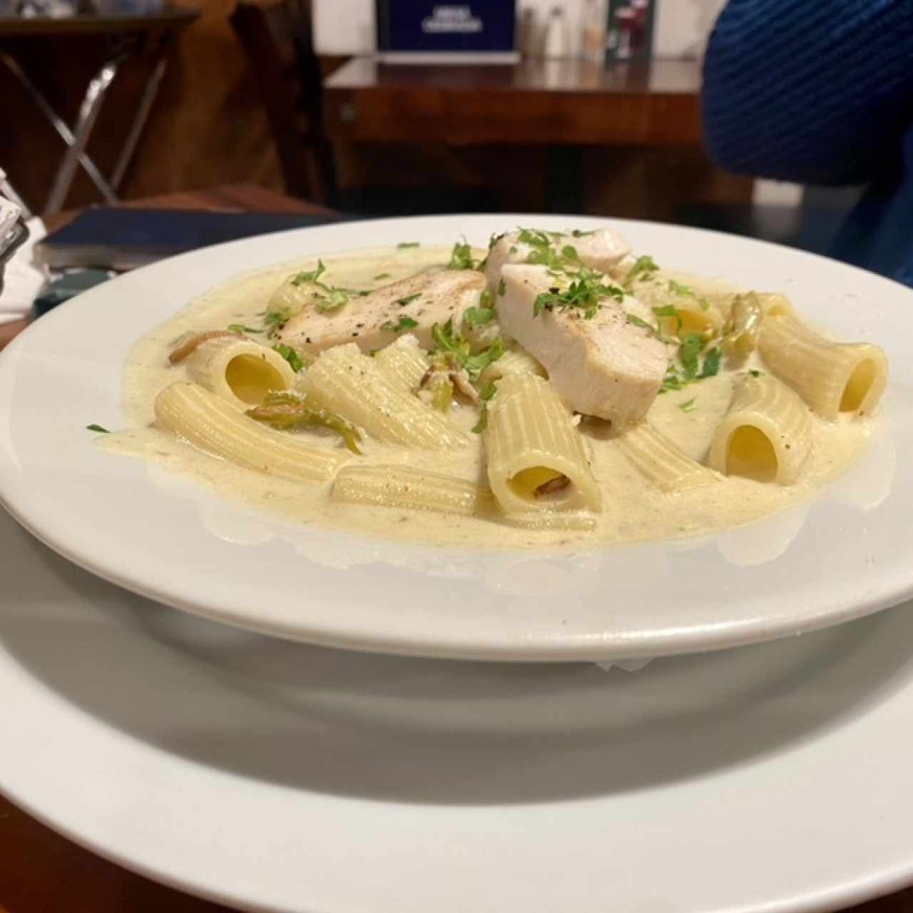 Pasta pollo y loroco 