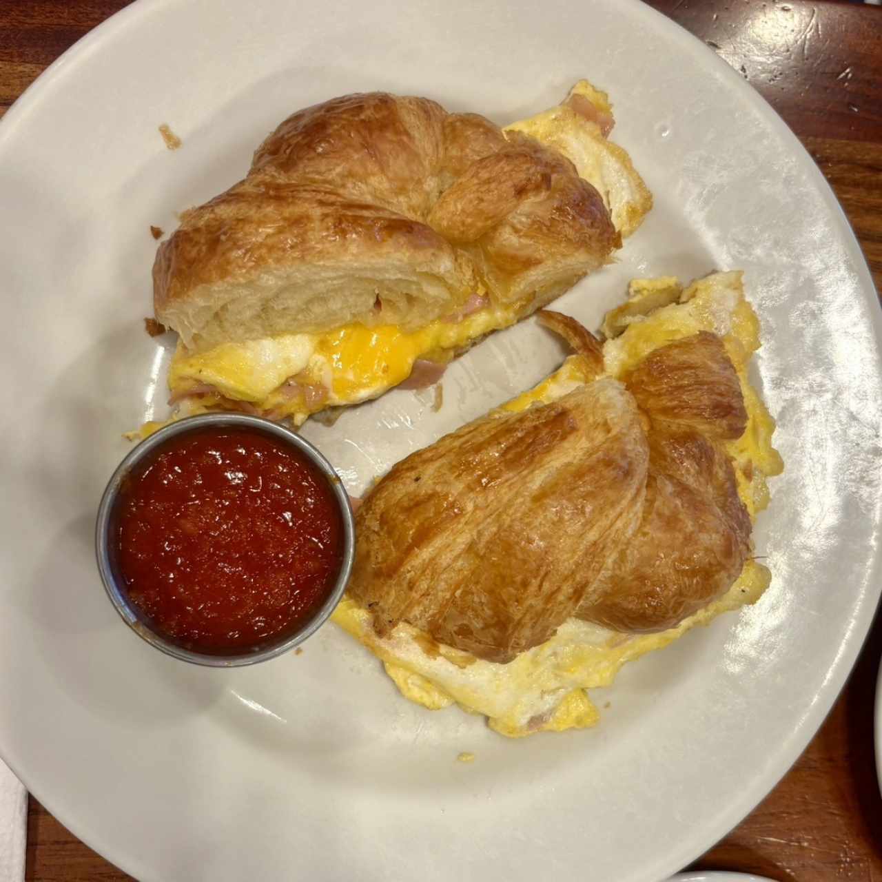 Croissant jamon y huevo 