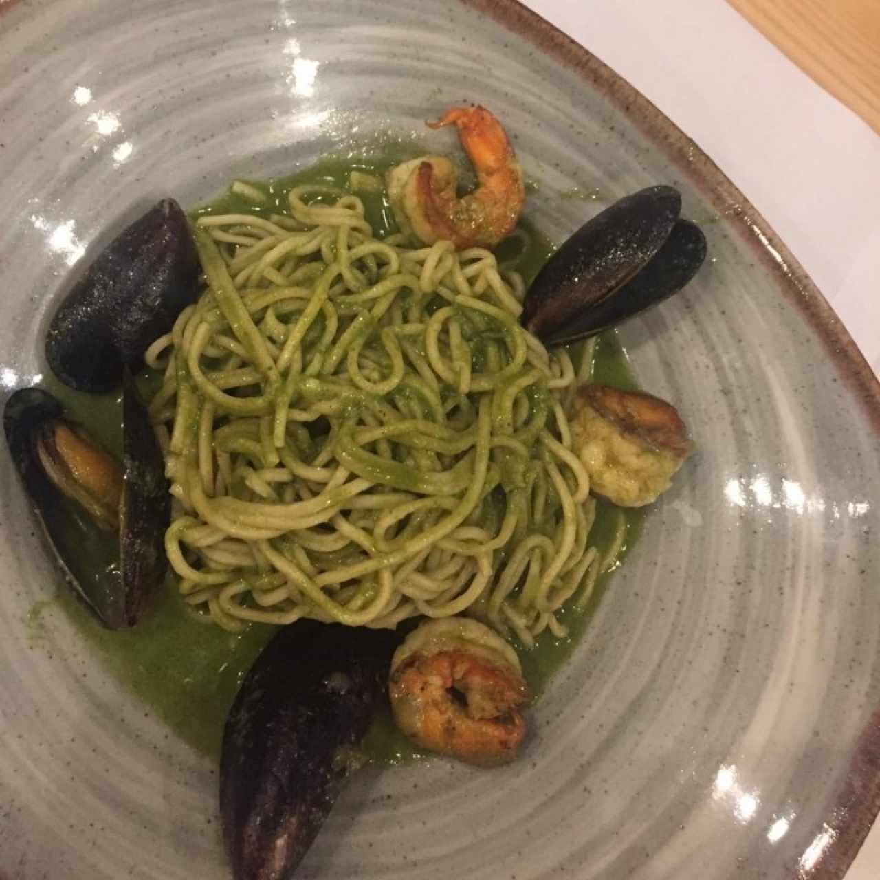 Pastas - Pesto y mariscos