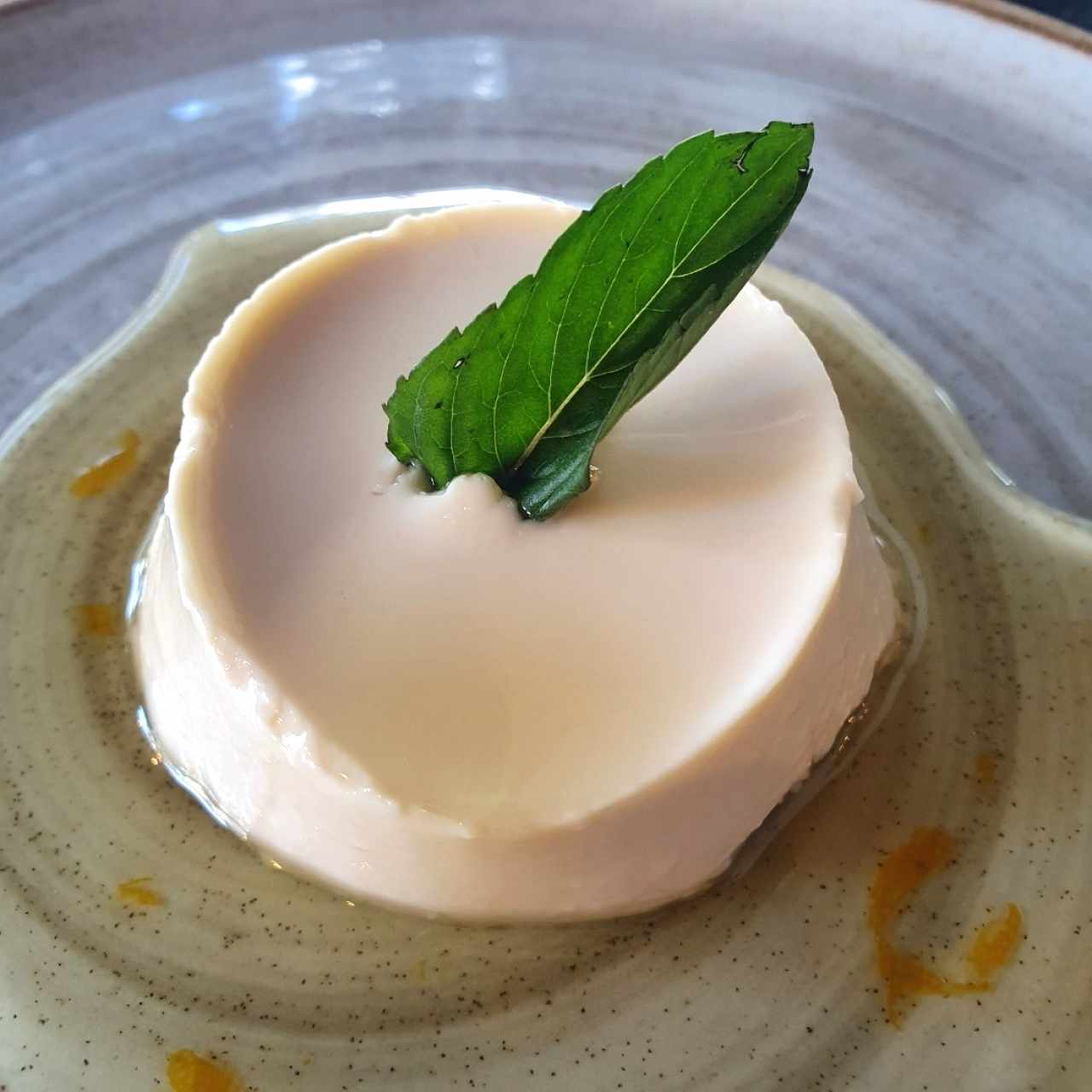 Panacotta con salsa de Limoncello