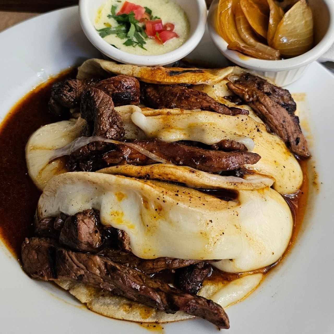 Tortillas con chancol y fajitas de lomito