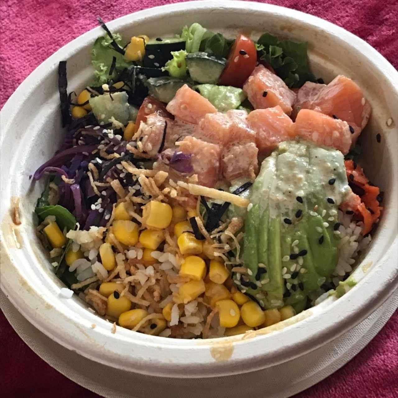 Poke de salmón