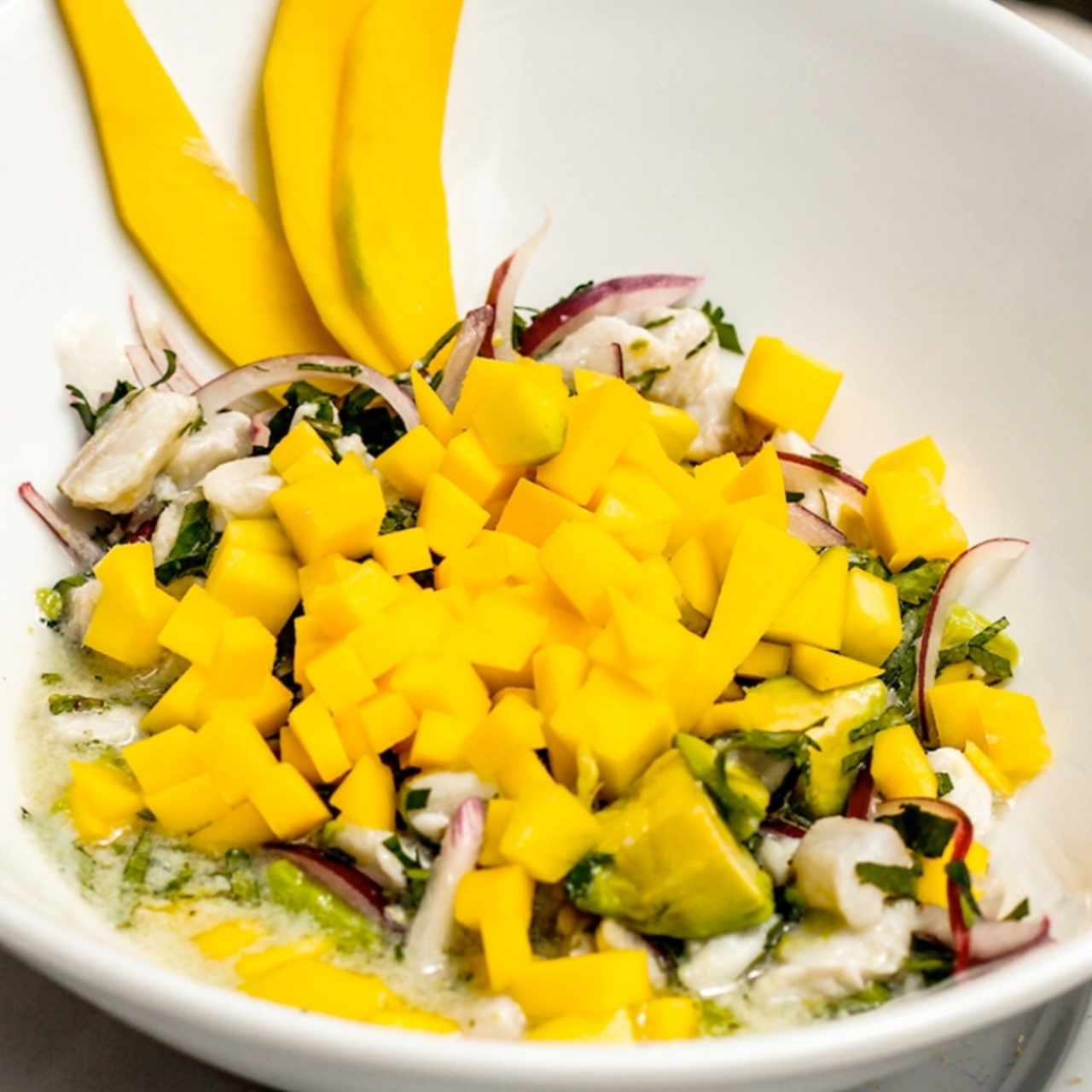 ceviche peruano con mango