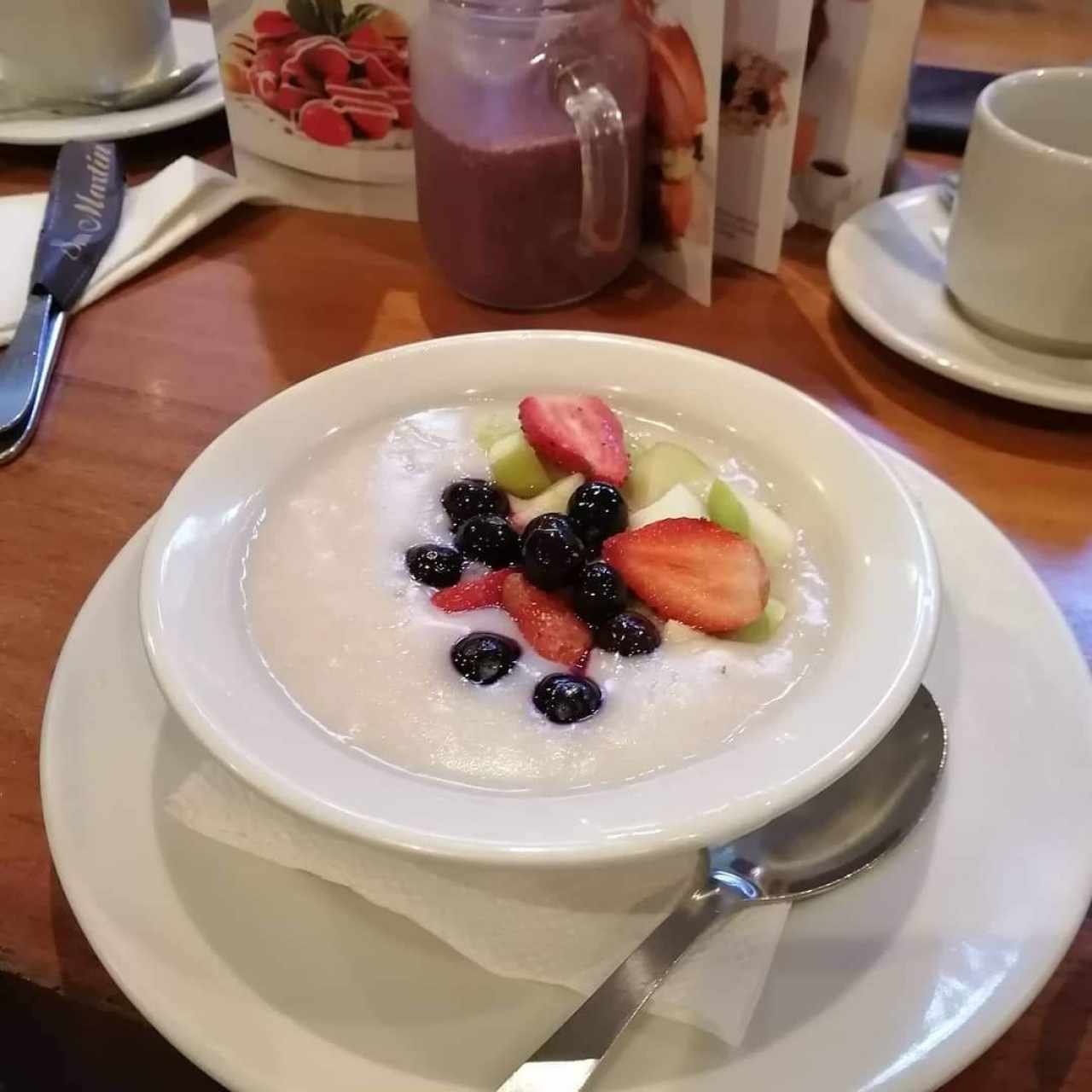 Yogurt con frutas 