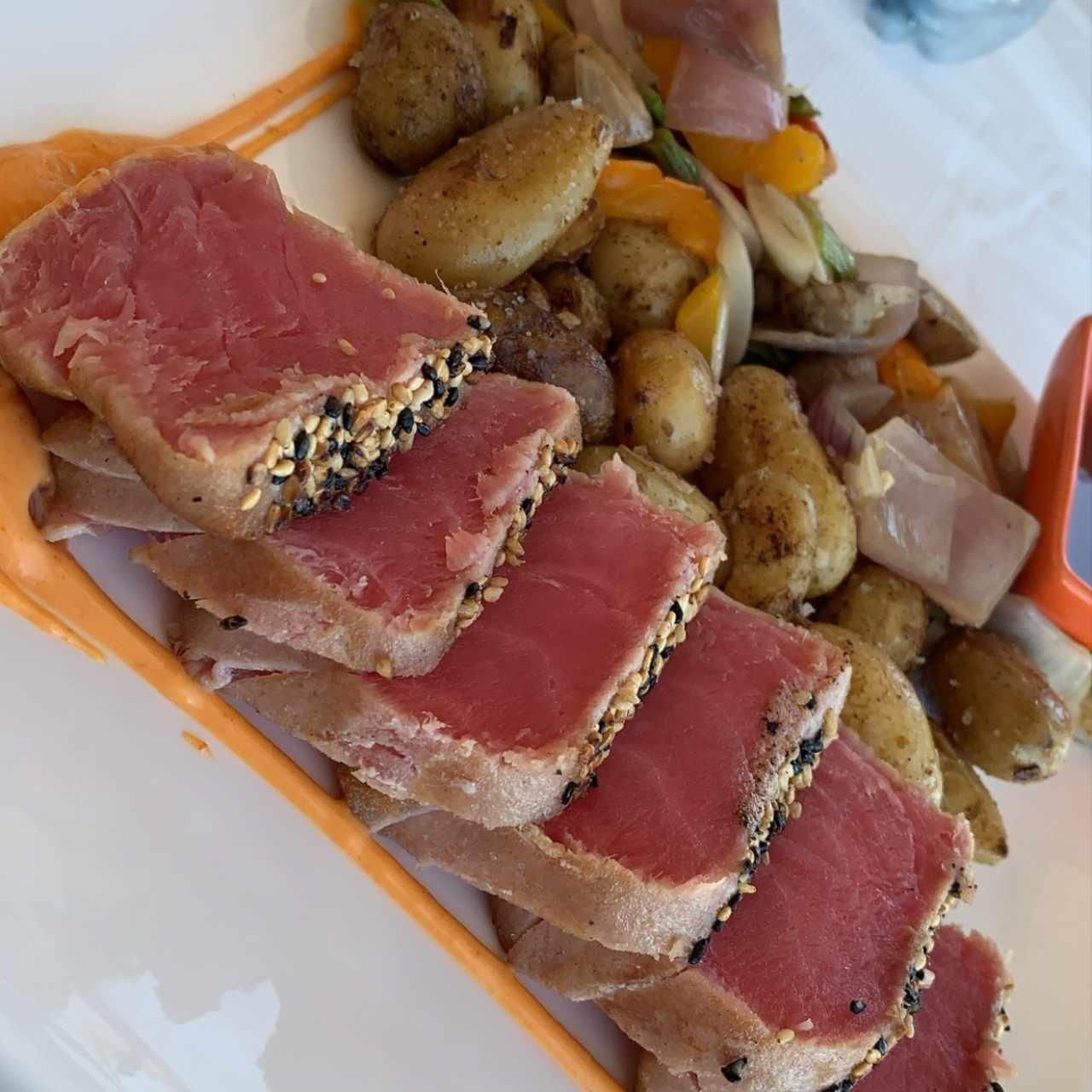 Atún glaseado con salsa de ostras