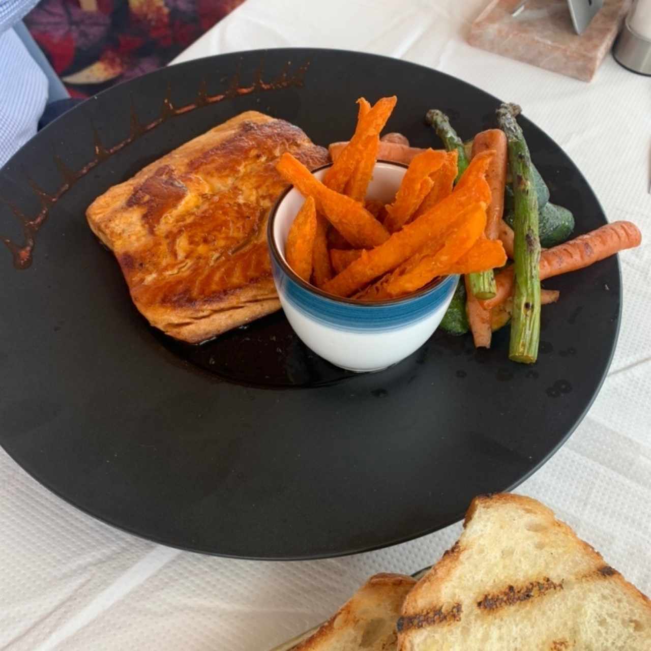 Salmón en salsa de naranja