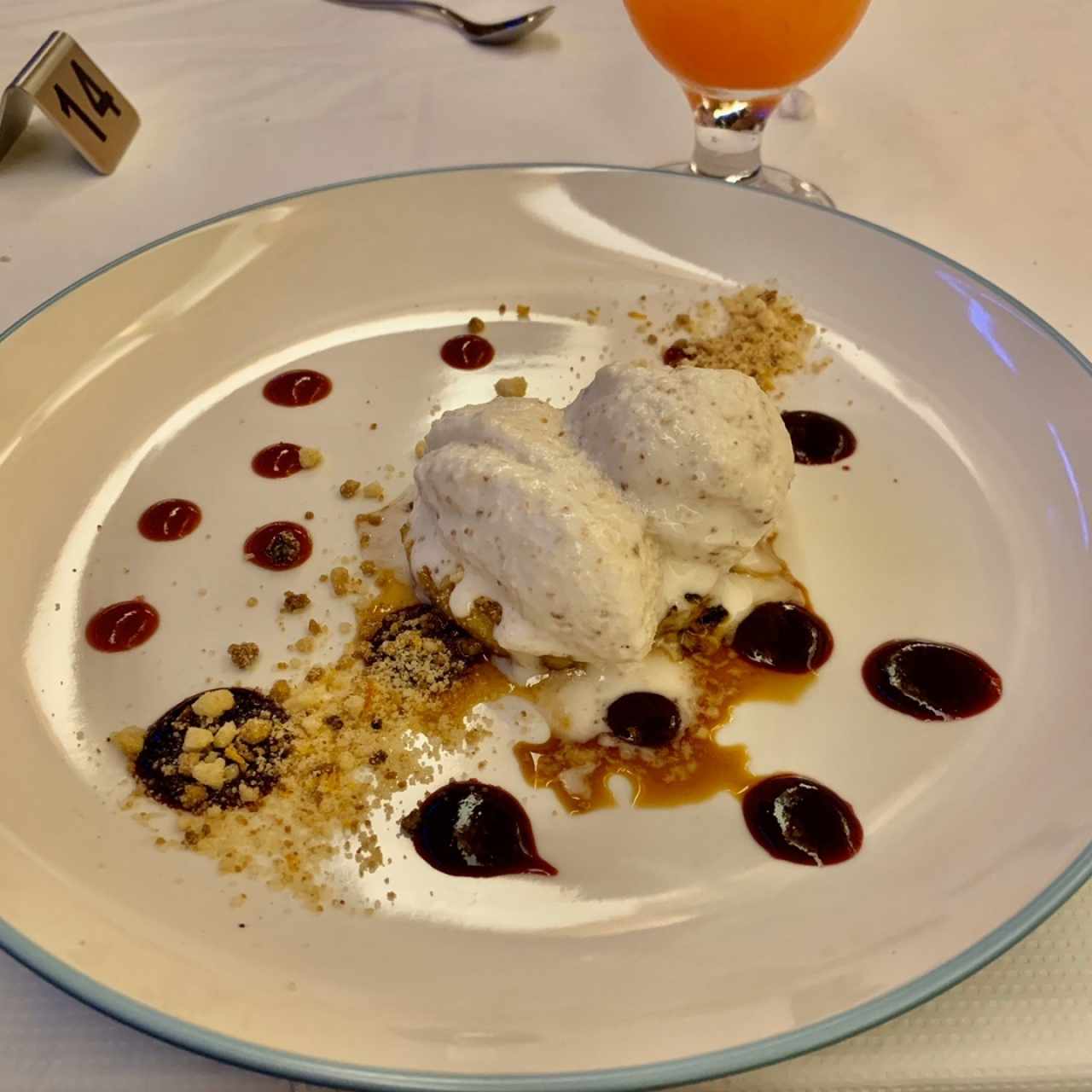 Helado de coco tostado