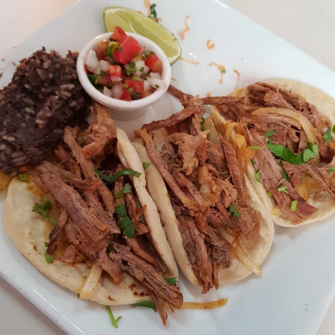 Tacos de pecho asado (3) especialidad de la casa