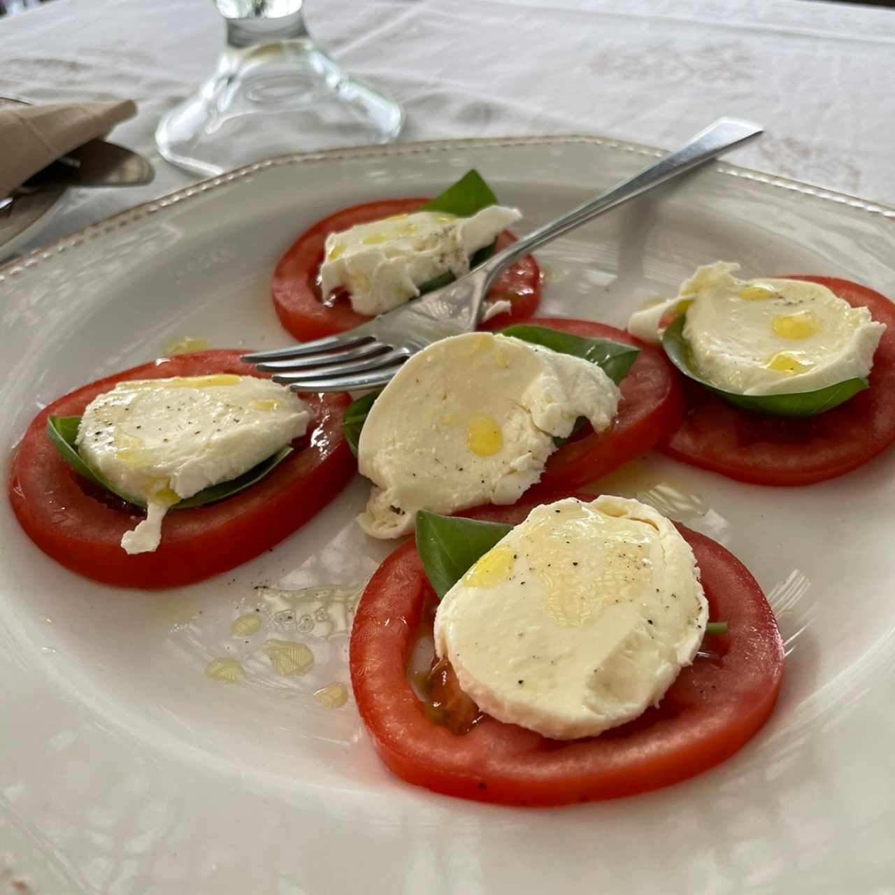 1/2 porción de ensalada caprese