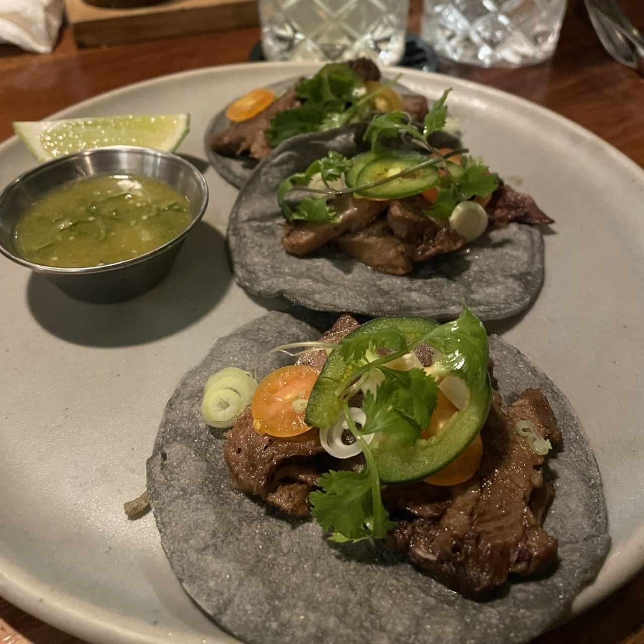 Tacos de lengua en su jugo 