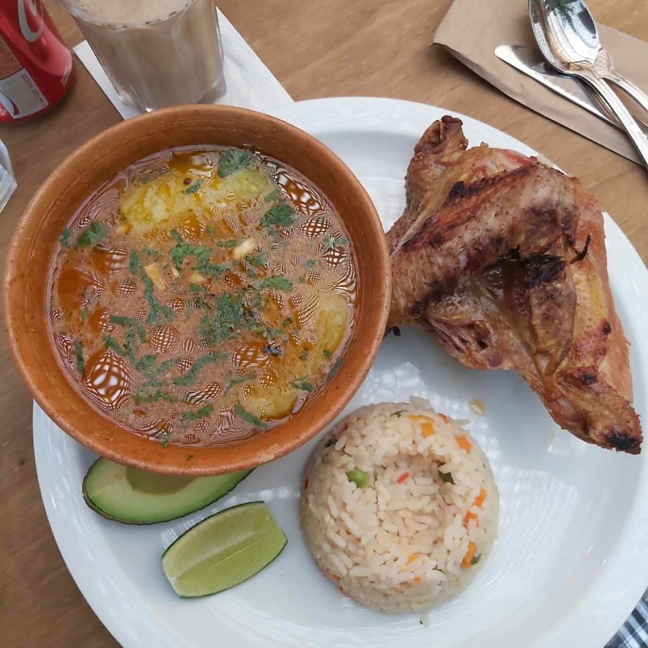 Caldo de Gallina, pedí la gallina azada
