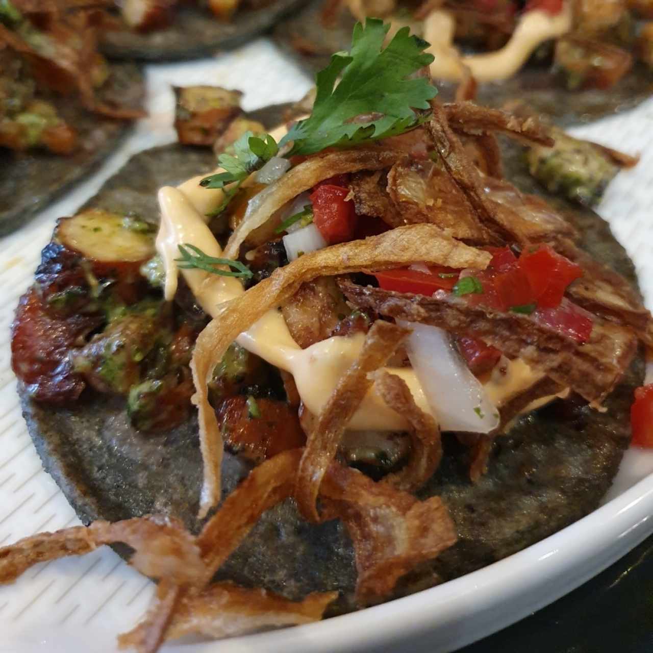 Tacos de chicharrón de pulpo