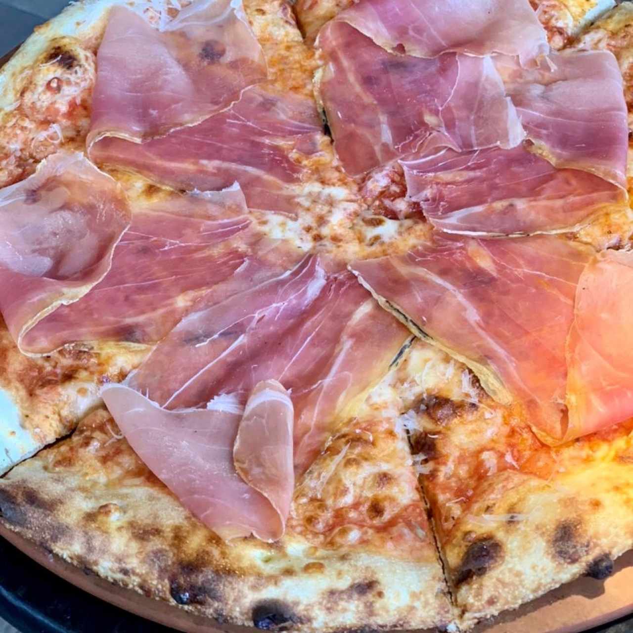 pizza con jamon serrano 