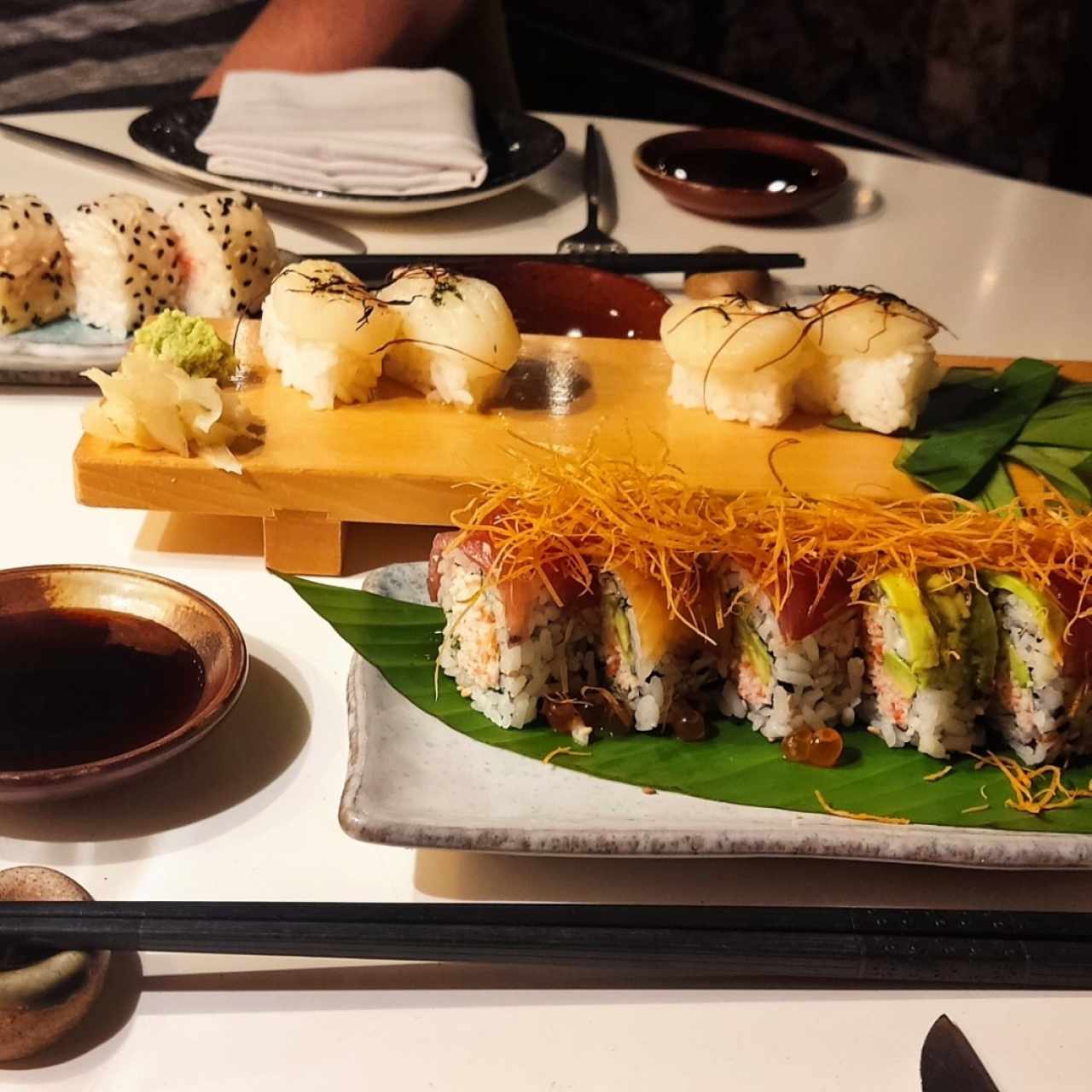 rainbow roll / Niguiris Vieiras / Dinamita roll