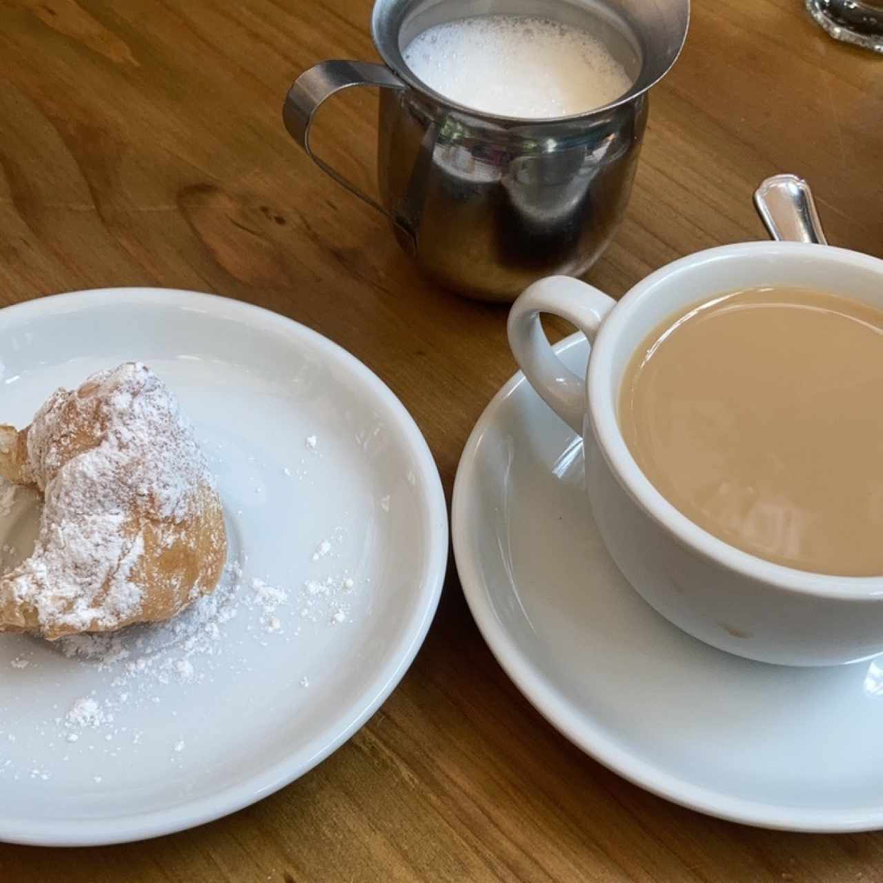 Cafe y buñuelo