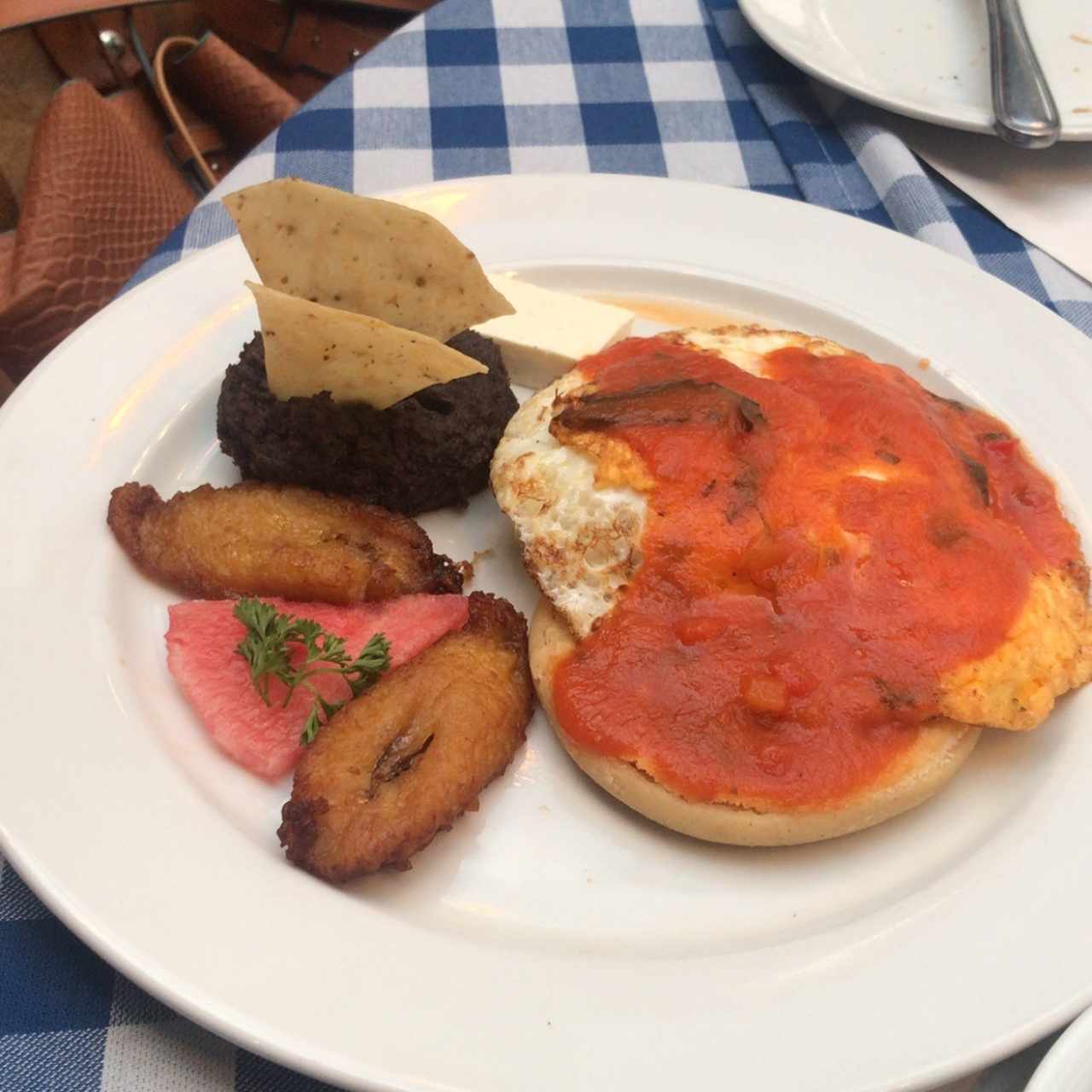 Huevos con pupusas