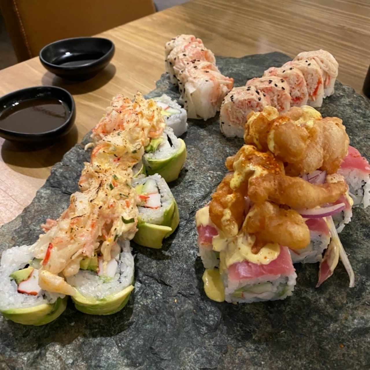 Trío de rolls: Lima, Nokiate y Volcano