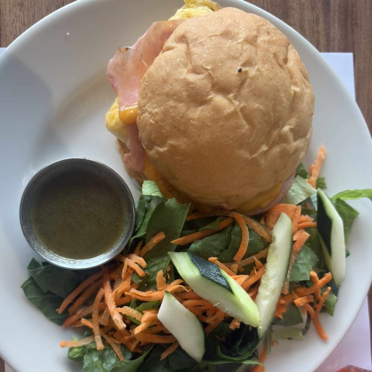 Buncito desayuno (con ensalada)