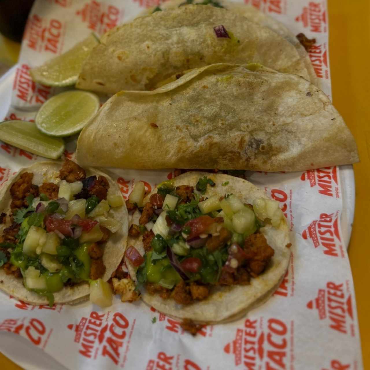 tacos y gringas al pastor