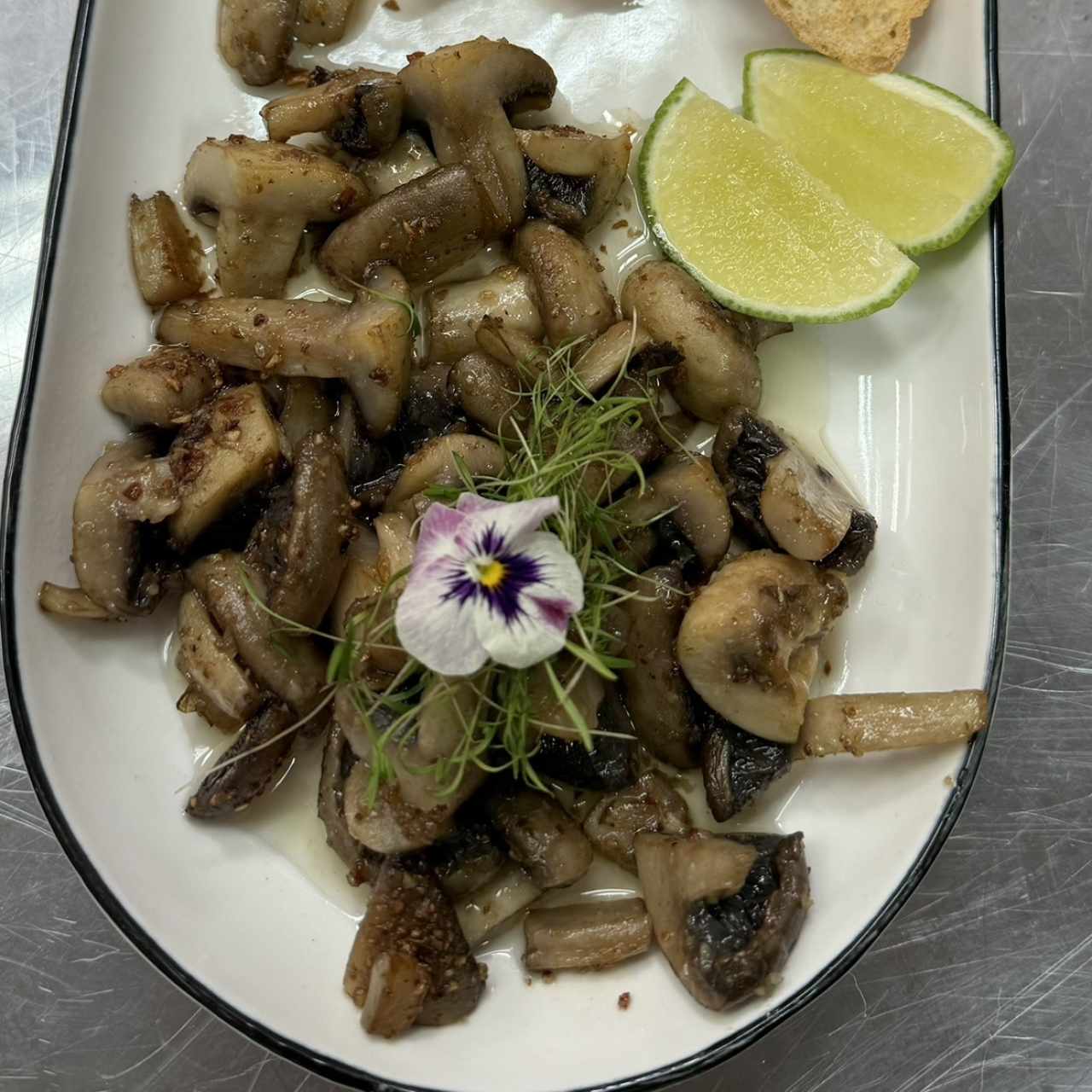 Champiñones al ajo