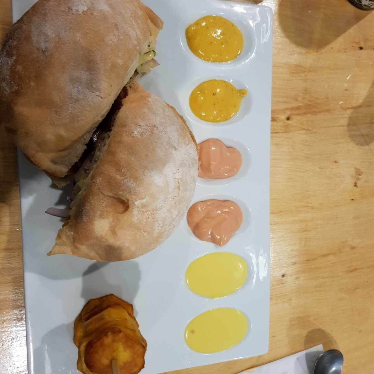 sanguche de chicharron