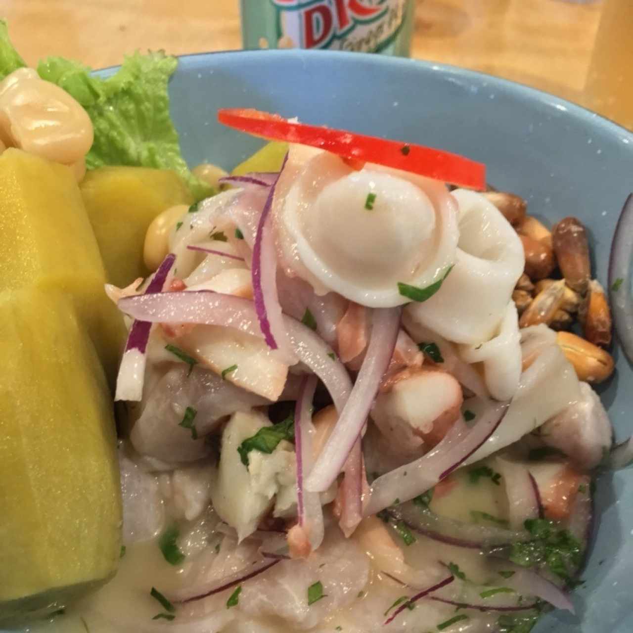 ceviche peruano mixto ( Calamar, Pescado, Camaron, Cangrejo y Pulpo)