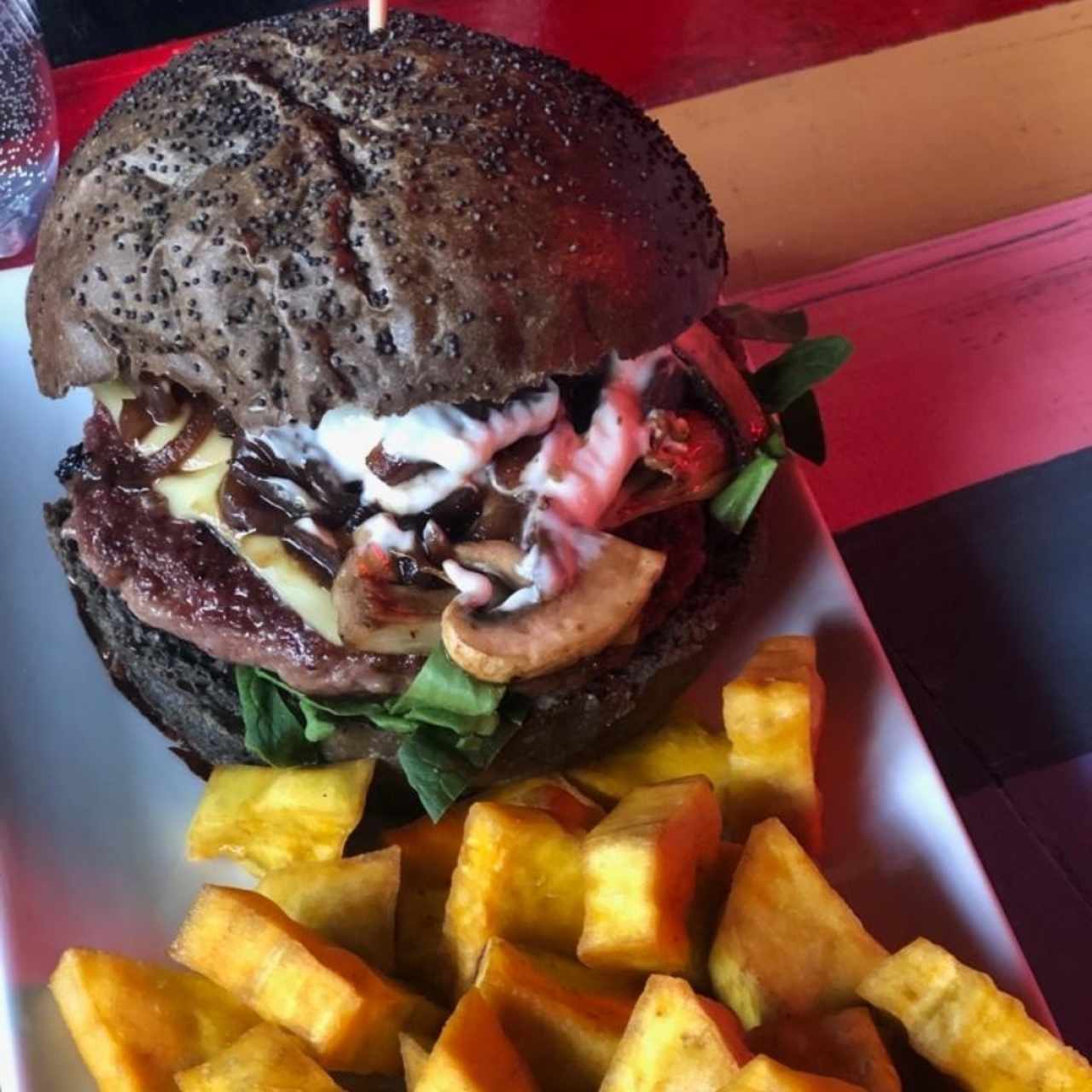 BURGERS - Mama's Burguer
