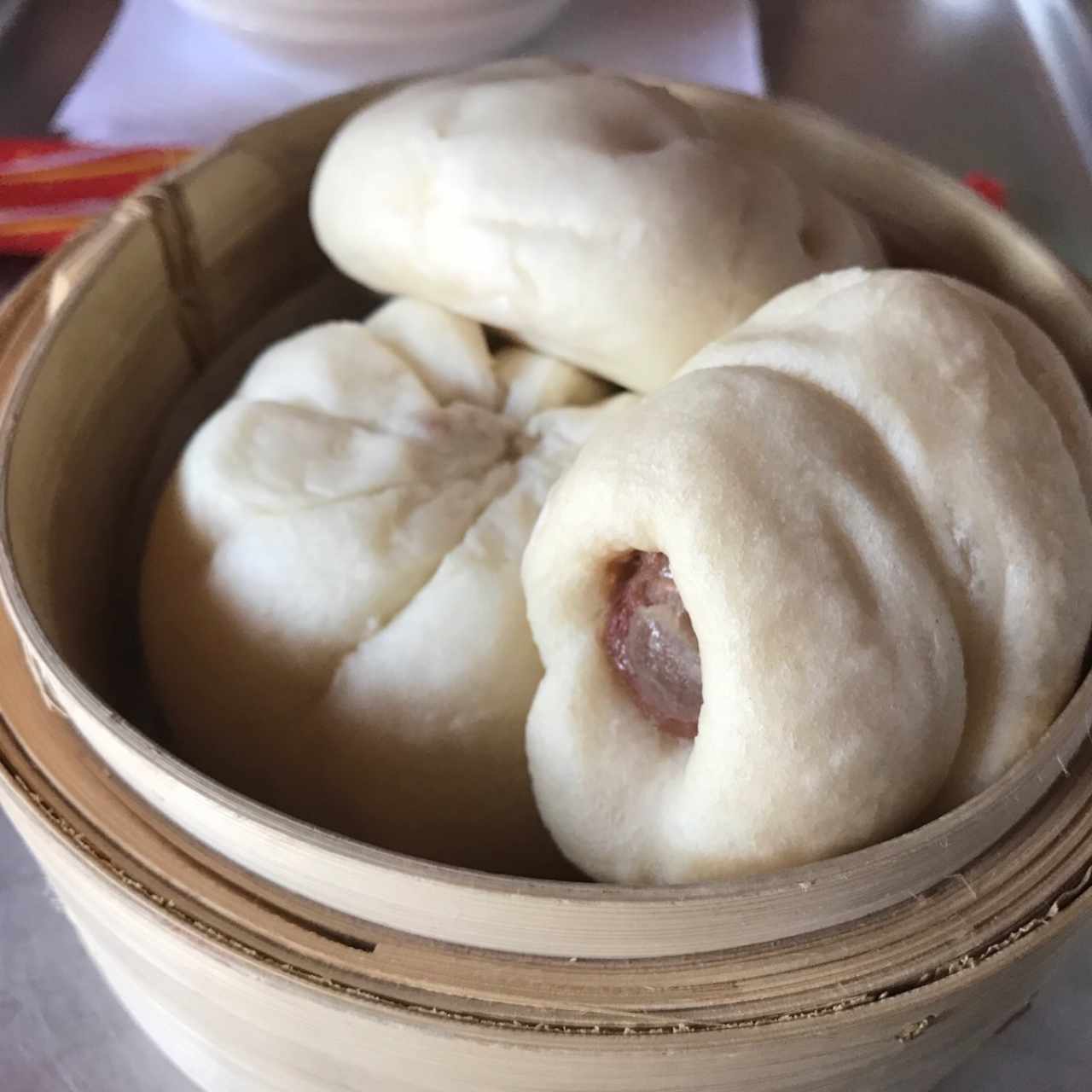 bao de longaniza china y de pollo teriyaki