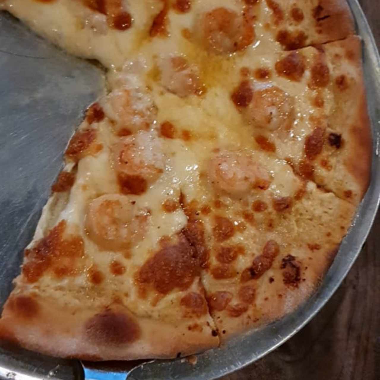 Camarón y salsa blanca