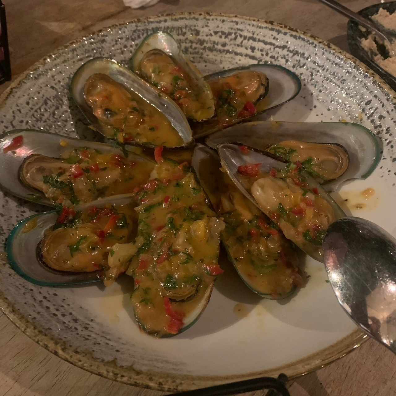 Mejillones con vino blanco