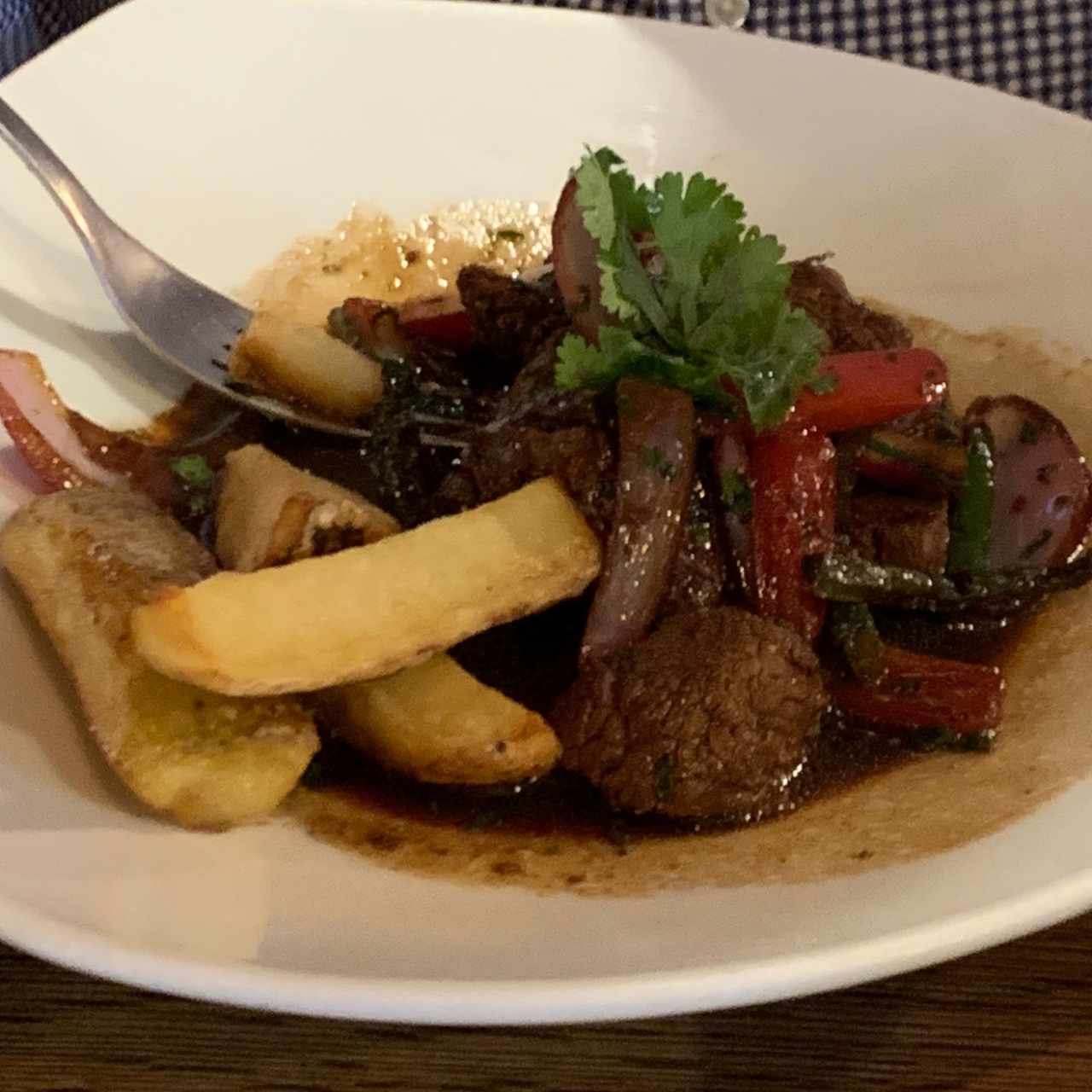 Lomito saltado