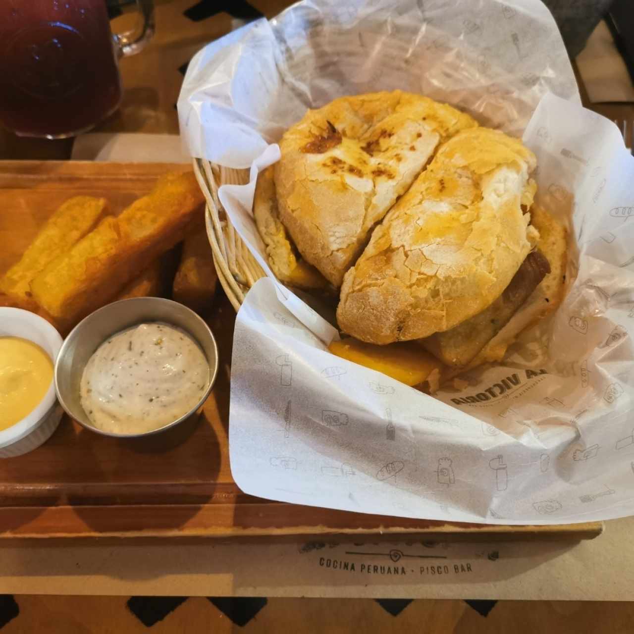 Desayunos - Sanguche de Chicharrón
