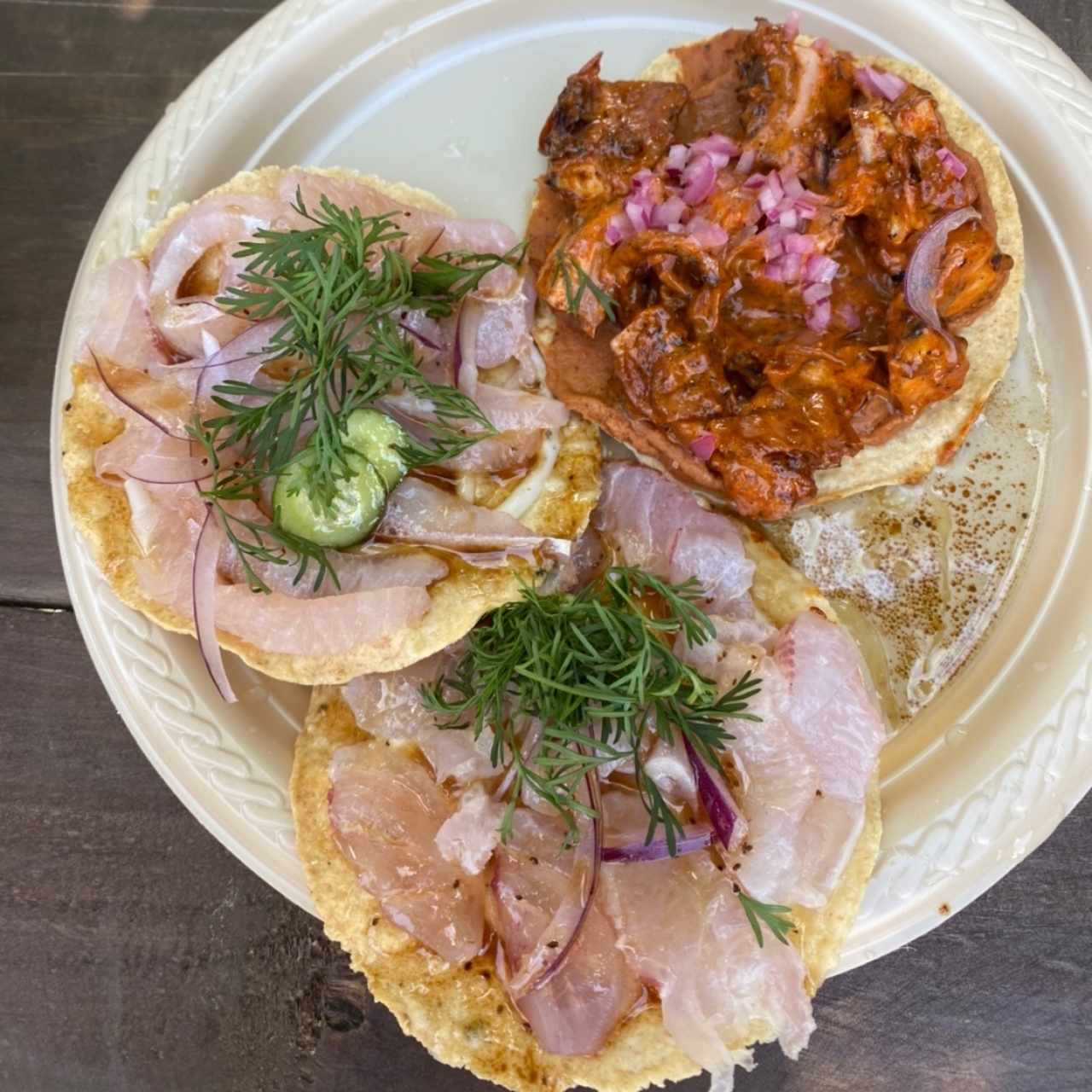 tostada de pescado y de calamar