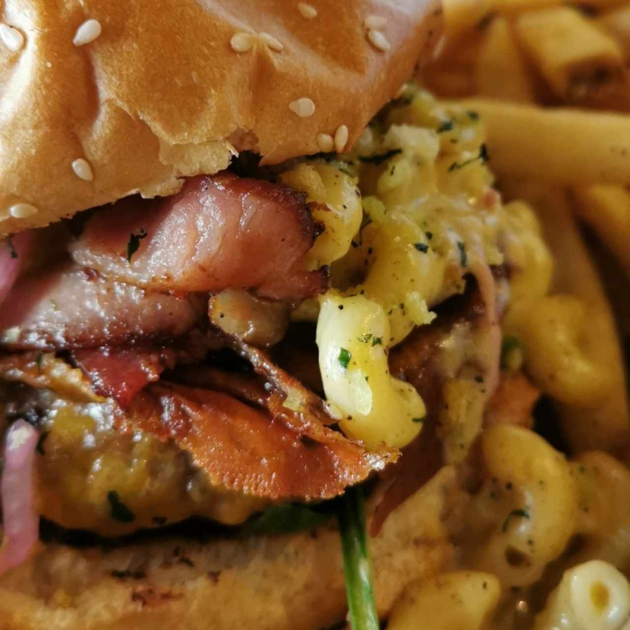 Burger Gula con Mac & Cheese