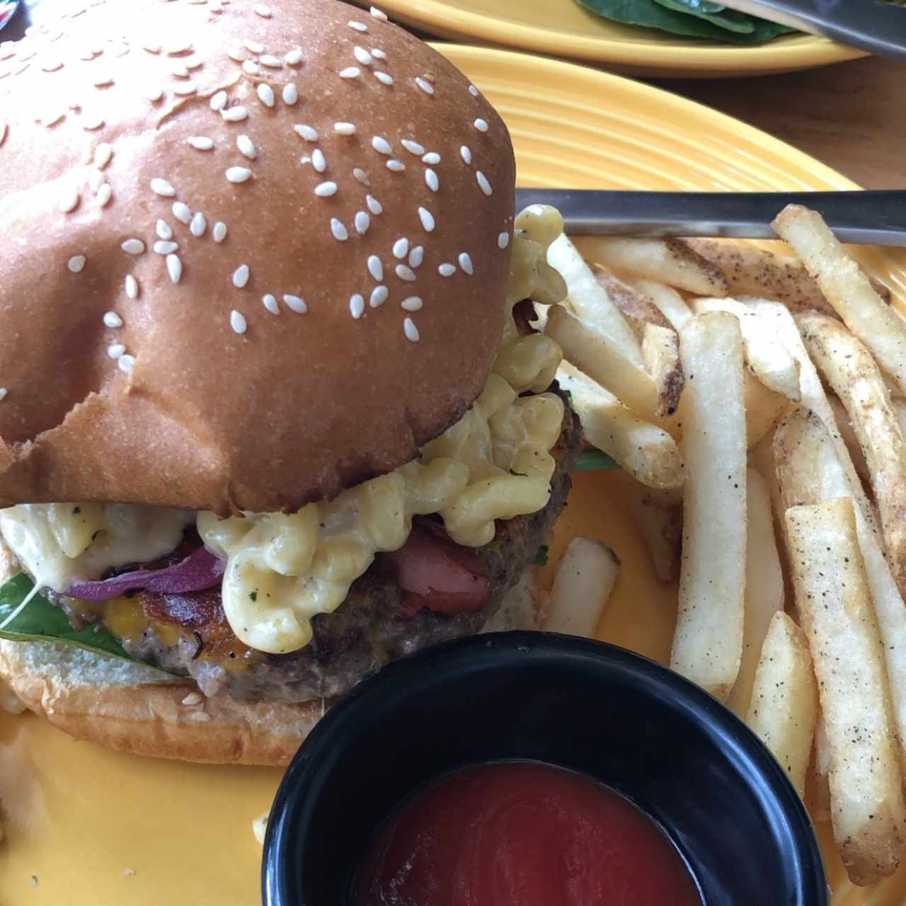 Burger Gula con Mac & Cheese
