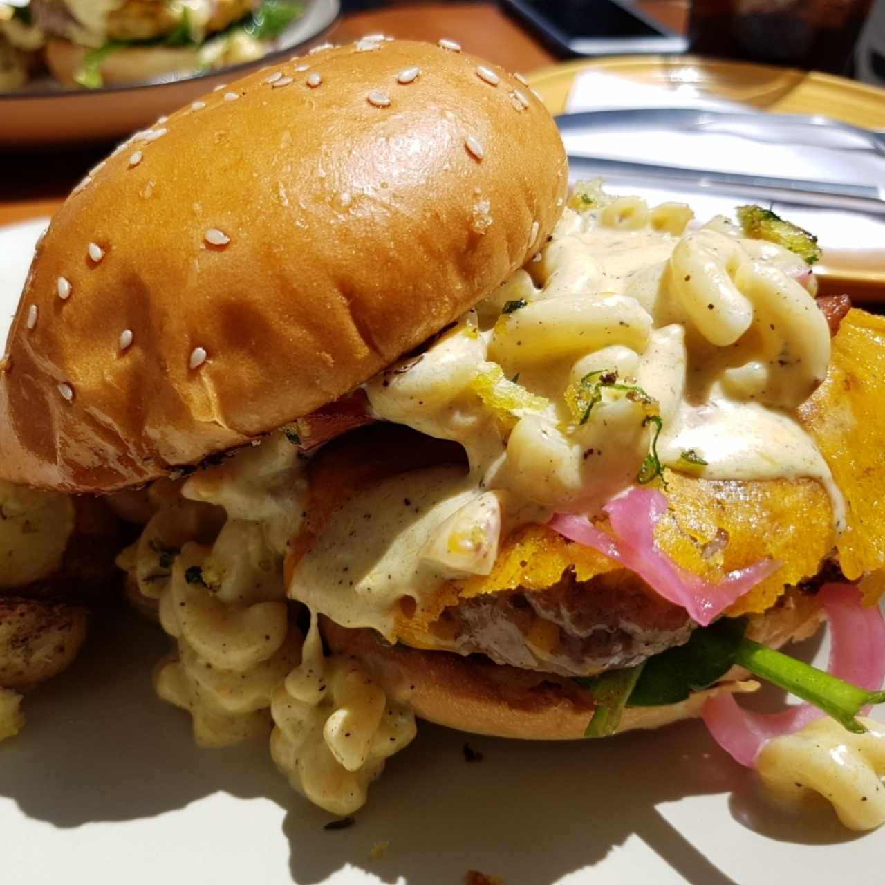 Burger Gula con Mac & Cheese