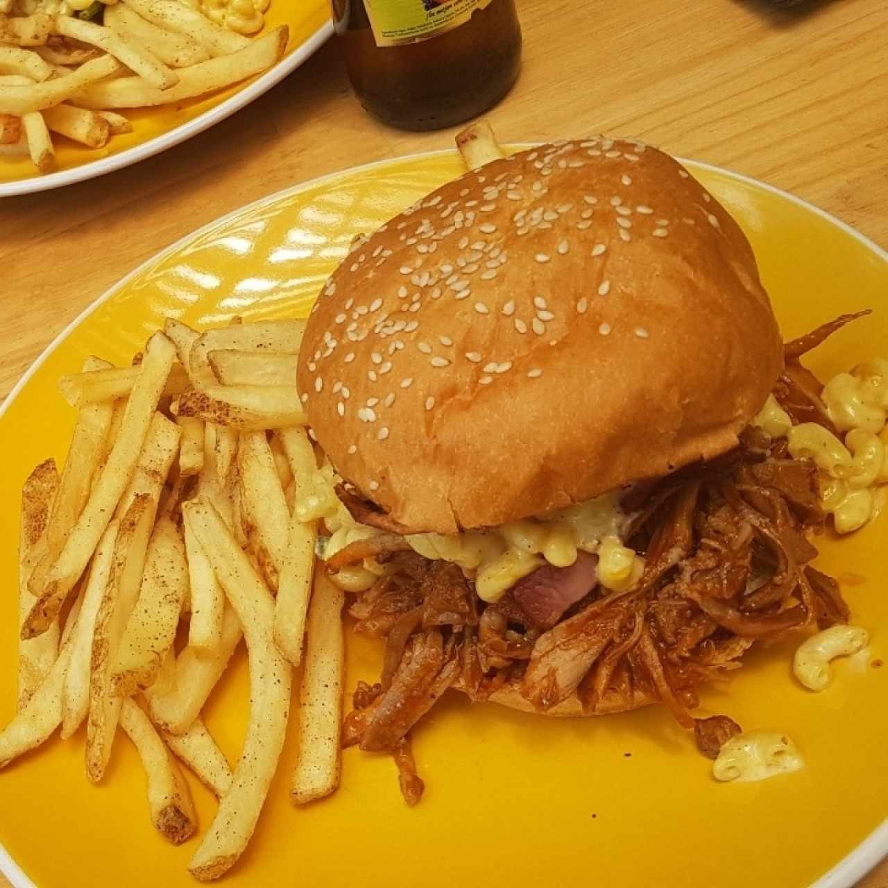 Burger Gula con Aguacate