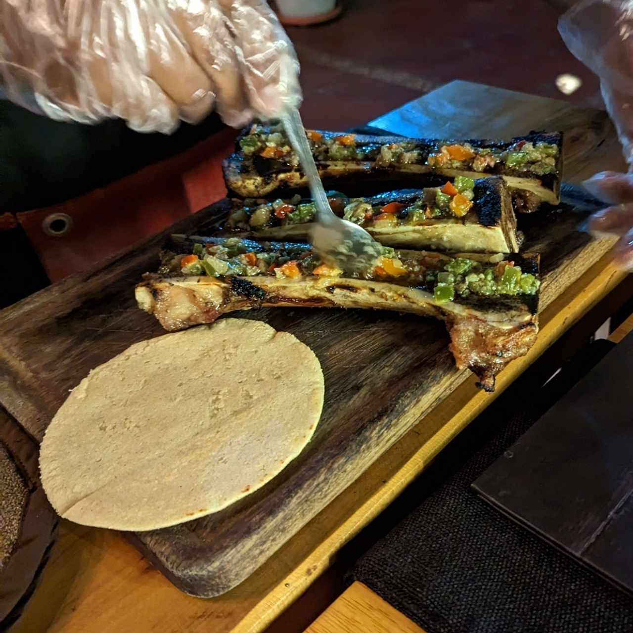 Tuétanos con salsa tatamara