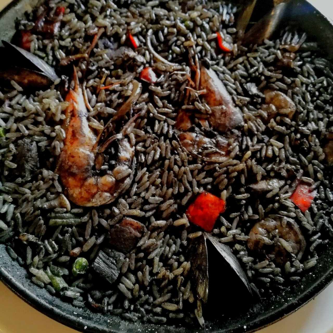 Paella de Arroz Negro