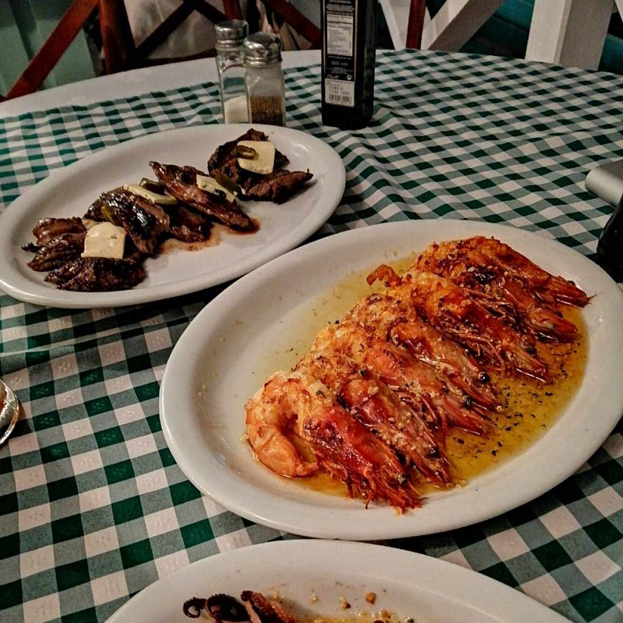 Arrachera y camarones al ajillo 
