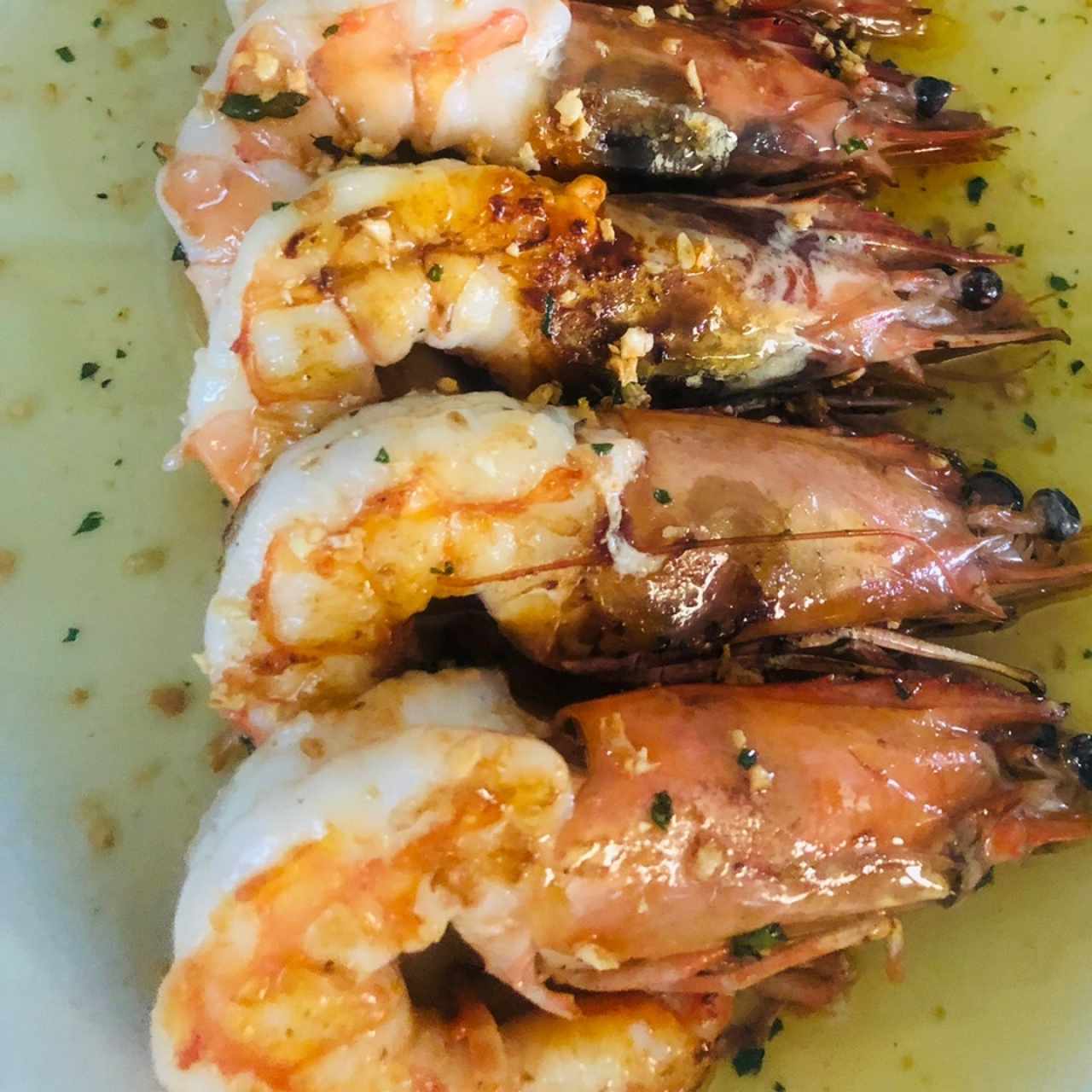 Camarones al ajillo