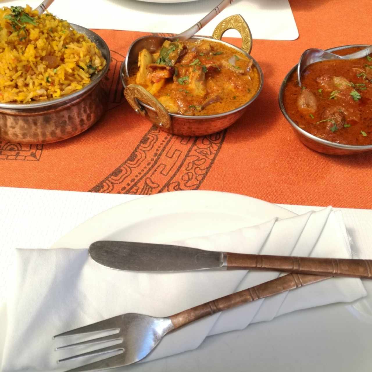 Arroz Hindú - Saffron Rice - pollo y cerdo