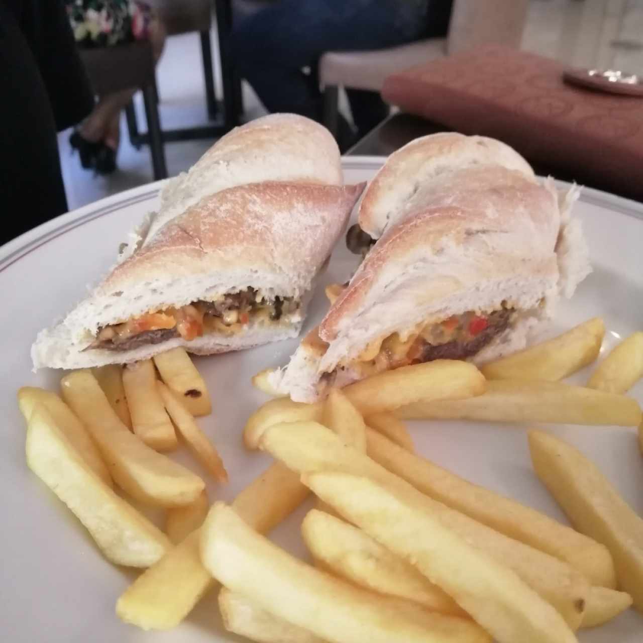 Sándwiches Calientes - Philly Cheese Steak