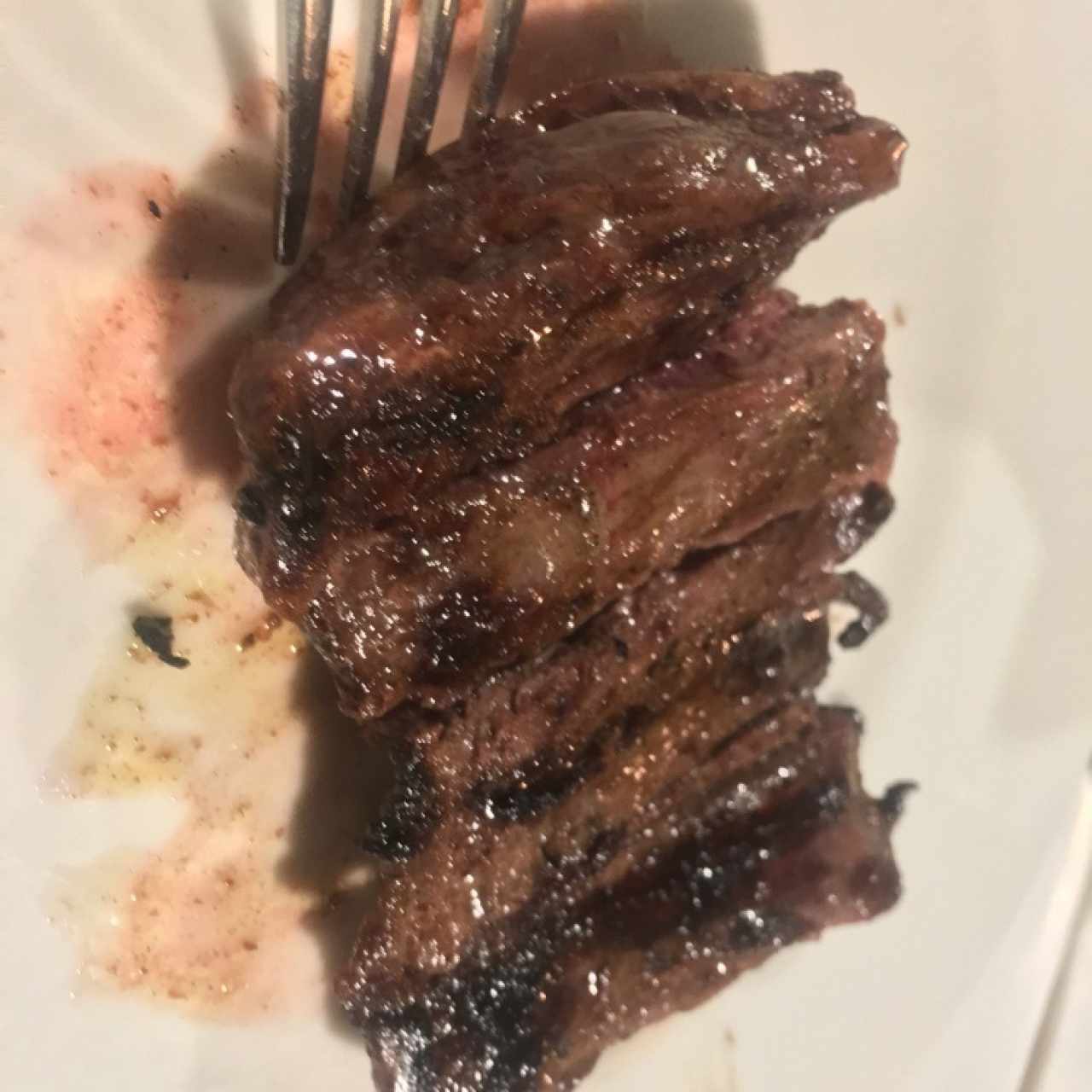 Entraña y de acompañamiento puedes pedir pure o papas fritas