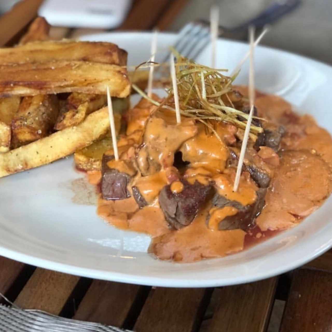 Lomito con salsa de chorizo