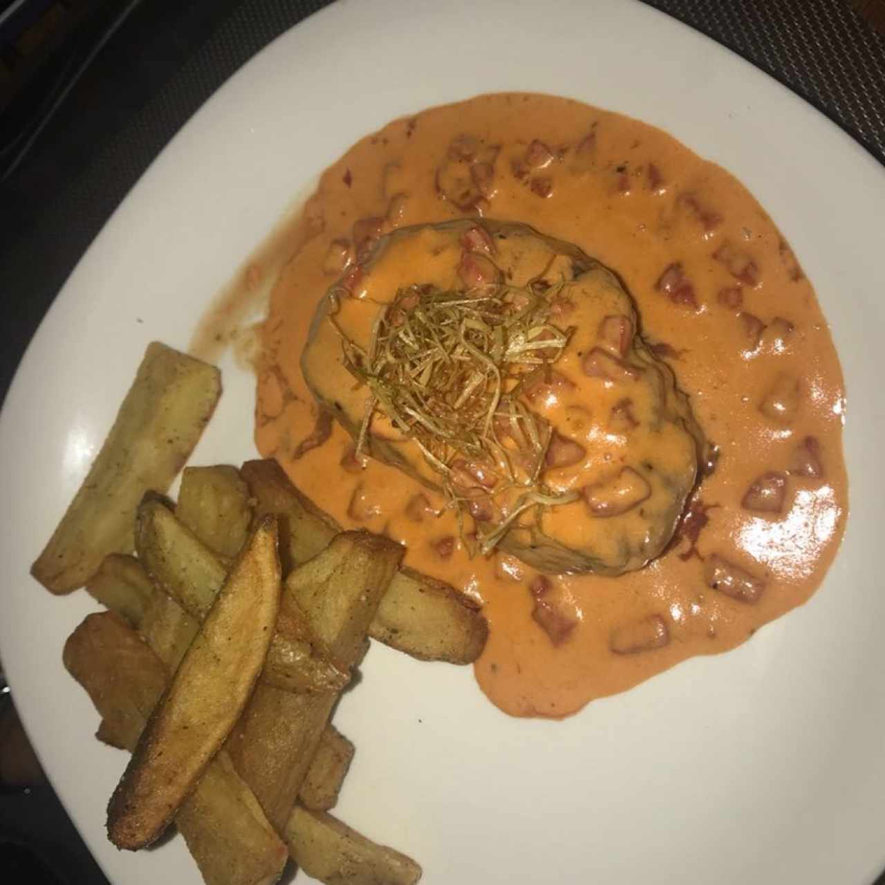 lomito en salsa de chorizo