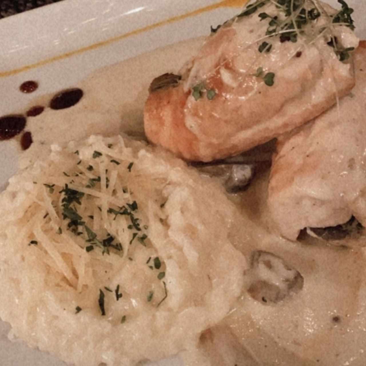Pechuga de Pollo Rellena de Alcachofa, Espinaca y Queso Azul