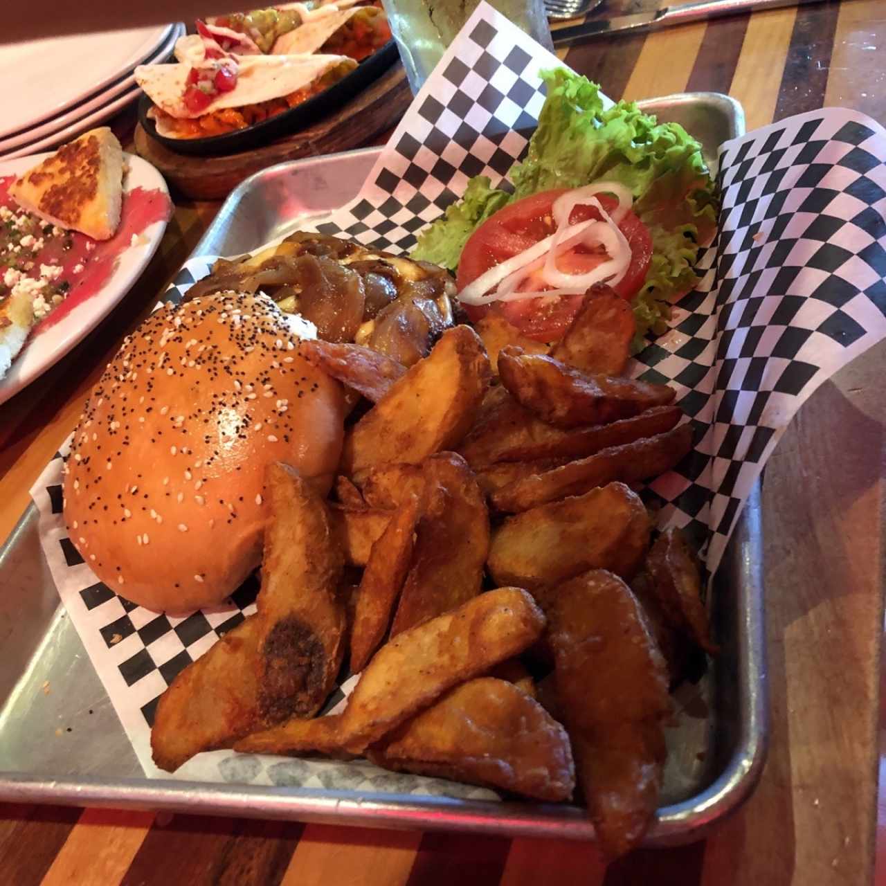 BURGER - PHILLY CHEESEBURGER