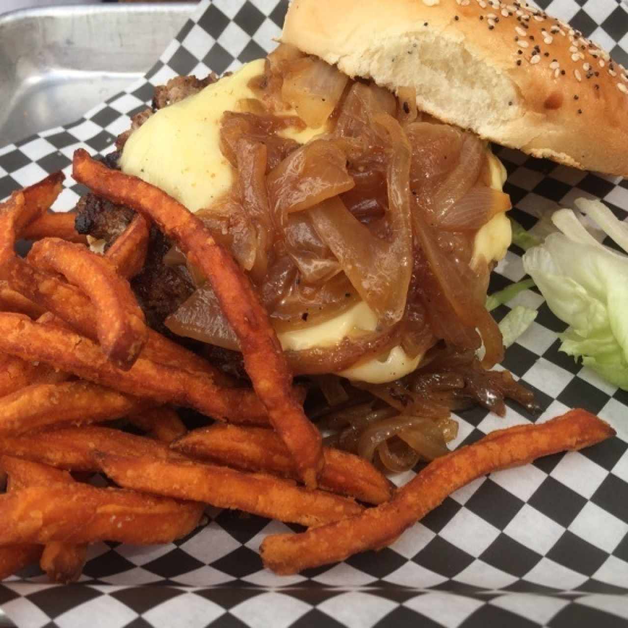 BURGER - PHILLY CHEESEBURGER