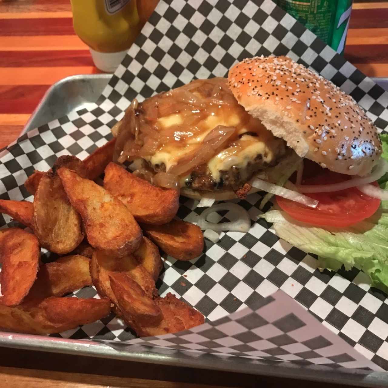 BURGER - PHILLY CHEESEBURGER